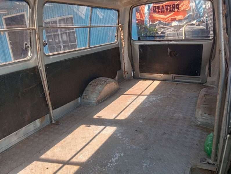 Local Used 2000 Nissan CARAVAN