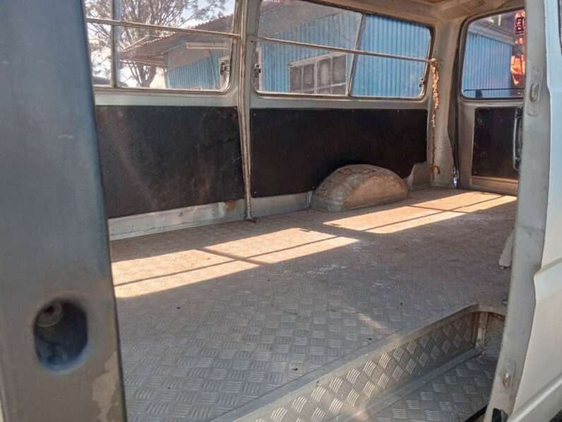 Local Used 2000 Nissan CARAVAN