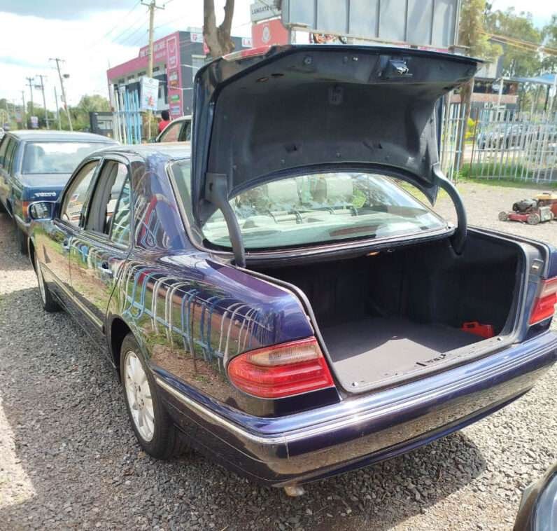 Local Used 2001 Mercedes E200