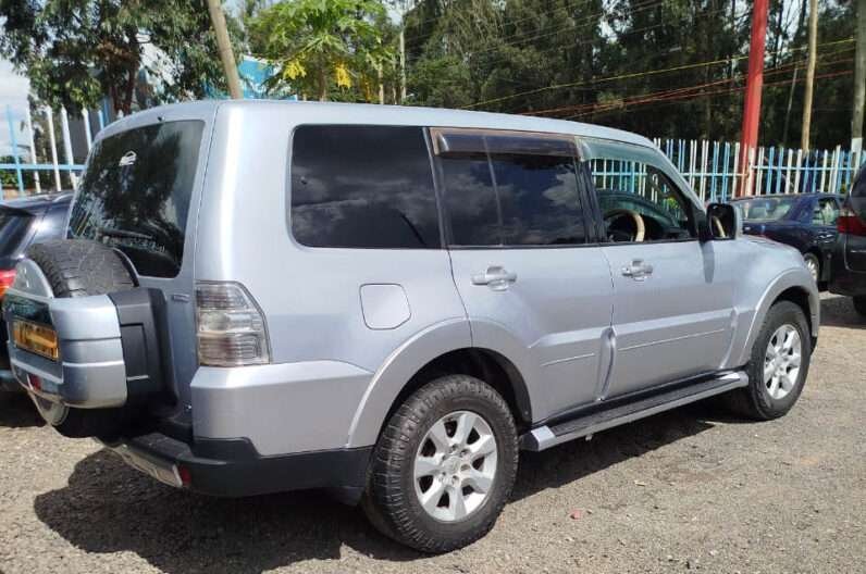 Local Used 2009 Mitsubishi PAJERO EXCEED